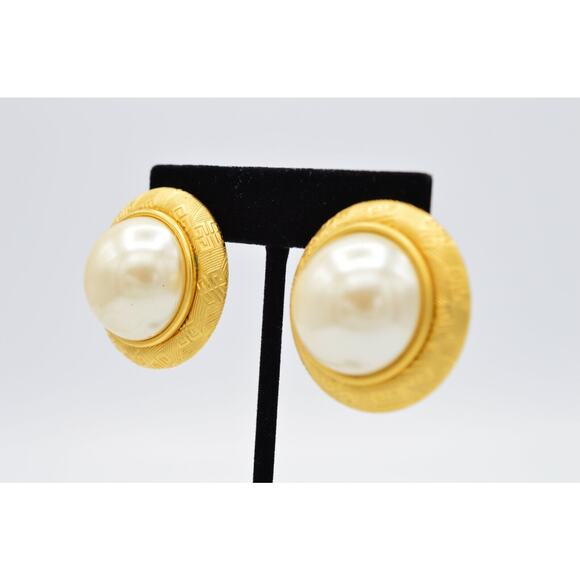 Givenchy Vintage Logo Clip On Earrings Brushed Gold 4G Chunky Pearl Signed BinAE - Picture 3 of 9